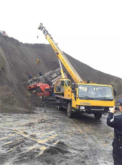 新泰上犹道路救援